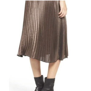Leith pleated midi skirt with golden reflections - size small